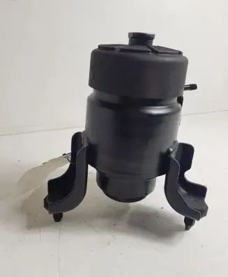 Toyota RAV 4 (XA50) Engine mount bracket