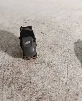 Volvo V70 Electric window control switch 9472275 028181