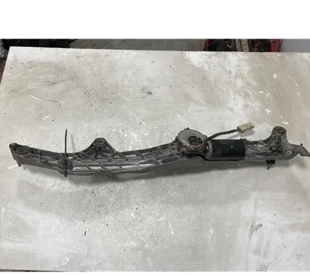 BMW 7 E38 Front wiper linkage and motor 0390241422 835210102135