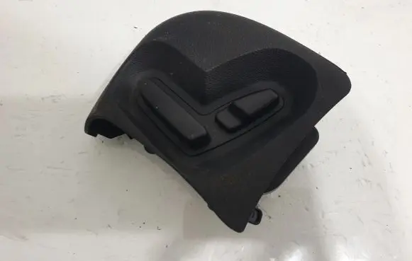 Mercedes-Benz E W211 Seat control switch 2118701010