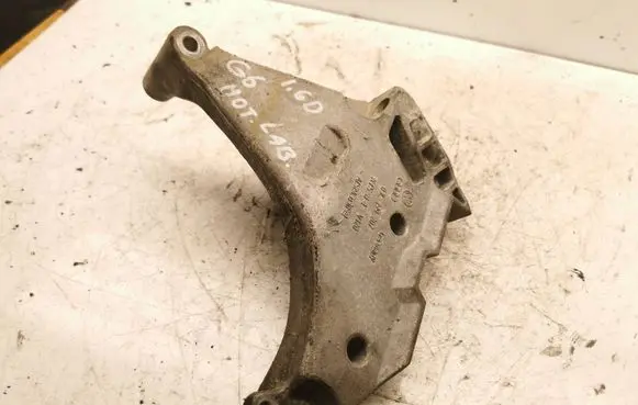 Volkswagen Golf VI Engine mounting bracket 03L199207 KTS81V120