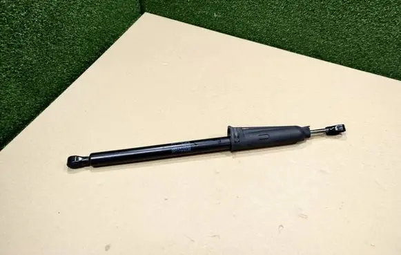 Mitsubishi Pajero Tailgate/trunk strut/damper 5822A001 4477X032506