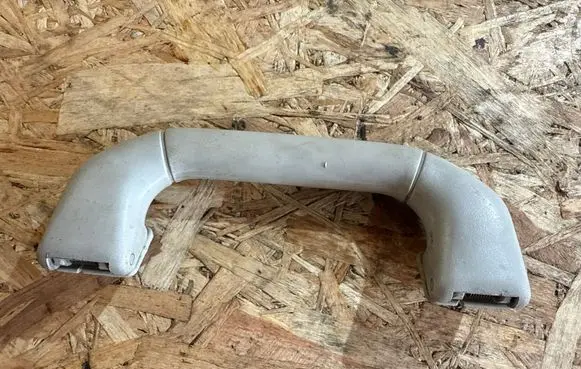 Volkswagen Polo III 6N 6N2 6NF Front interior roof grab handle 6N0857607C