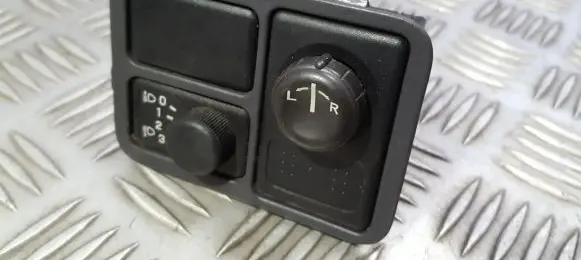 Nissan Almera N16 Headlight level height control switch 6896090J00 68960-90J00