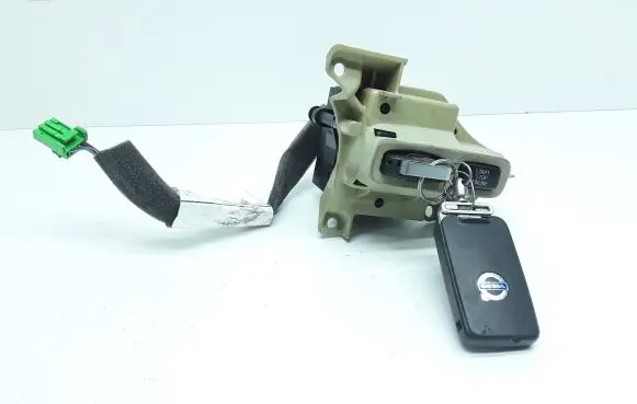 Volvo XC70 Ignition lock 30724528 D30724528004