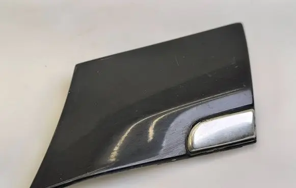 Rear fender molding trim