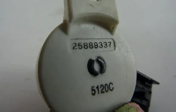 Opel Insignia A Brake pedal sensor switch 25889337