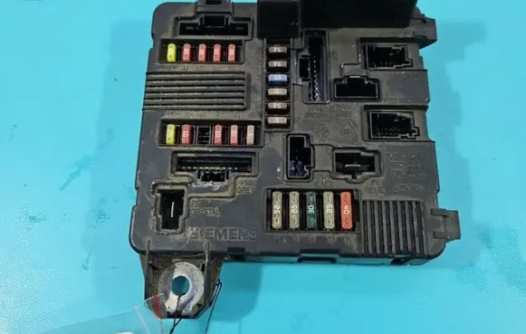 Renault Megane II Central body control module 8200306032C IMPRK1413860