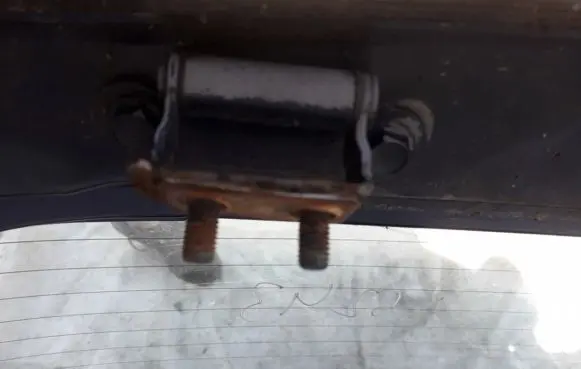 Toyota Corolla E120 E130 Tailgate/trunk/boot hinge