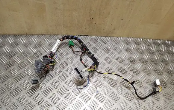 Land Rover Discovery 3 - LR3 Seat wiring loom YML500801