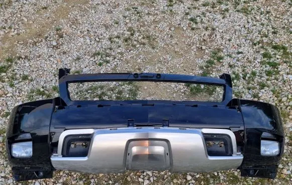 Chevrolet Suburban Front bumper 102525826