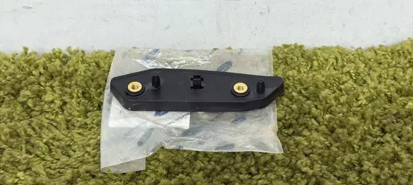 Ford Mondeo MK IV Front bumper mounting bracket 7s71-17d959-a