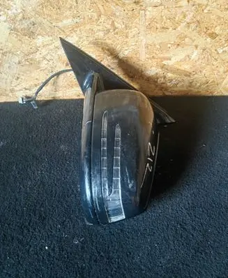 Mercedes-Benz E W212 Front door electric wing mirror