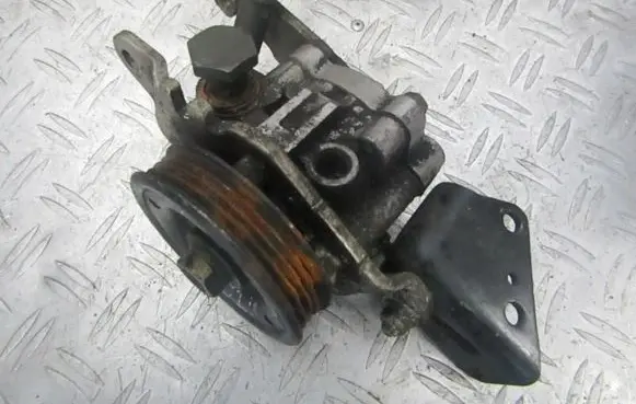 Nissan Micra Power steering pump