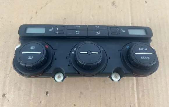 Skoda Octavia Mk2 (1Z) Climate control unit 74793251 26070751