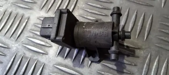Mercedes-Benz C W202 Turbo solenoid valve A2029000178 96V31