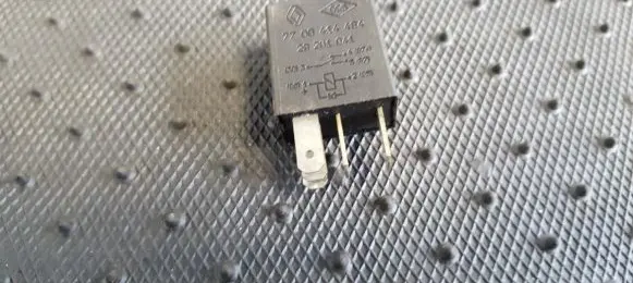 Renault Megane I Other relay 7700414484 29201041