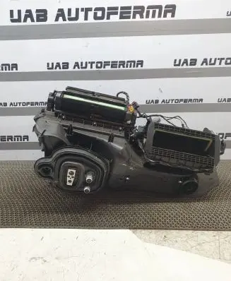 Volkswagen Tiguan Interior heater climate box assembly 5QK816005B T1018605ZC