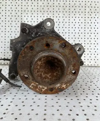 BMW 1 E81 E87 Front wheel hub spindle knuckle 6764444 122012