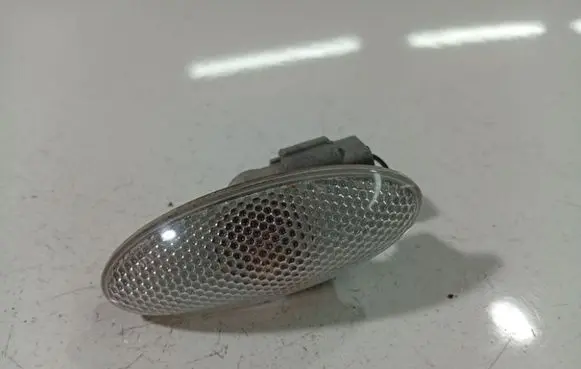 Toyota Yaris Front fender indicator light 817300D030