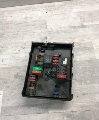 Volkswagen Touran I Fuse module 1K0937804G 1K0937820B 2K1937535AF
