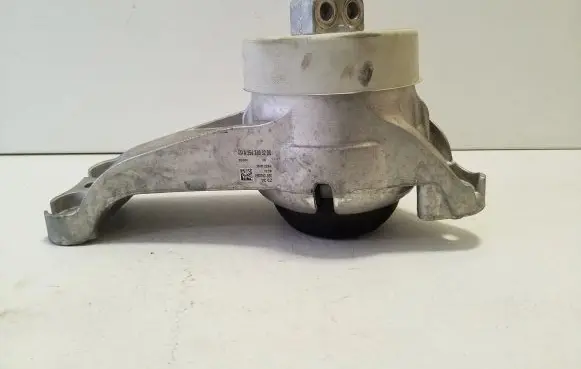 Mercedes-Benz GLC C254 Engine mount bracket A2542403200