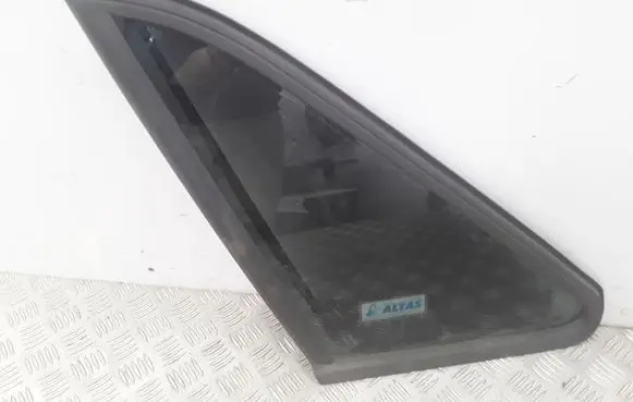 Volkswagen PASSAT B4 Rear side window 43R000980 36AS2M127