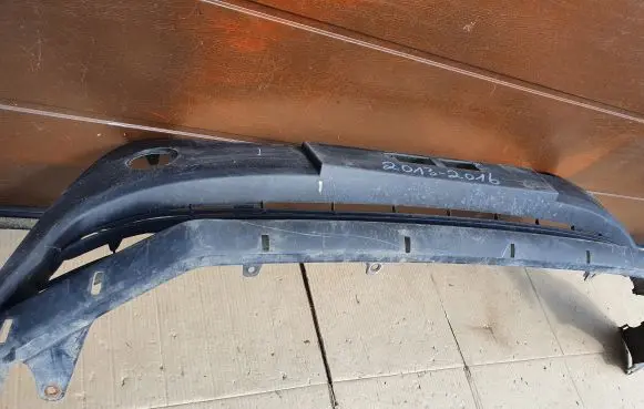 Front bumper lip