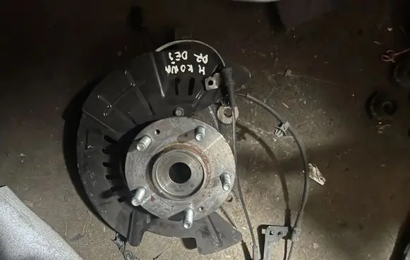 Hyundai Kona I Front wheel hub XZXZ