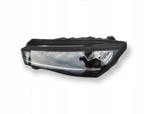 Skoda Octavia Mk4 Headlight/headlamp 5E4941015
