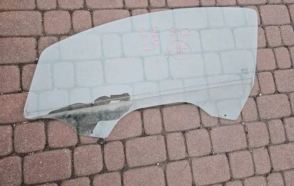Opel Corsa E Front door window glass four-door