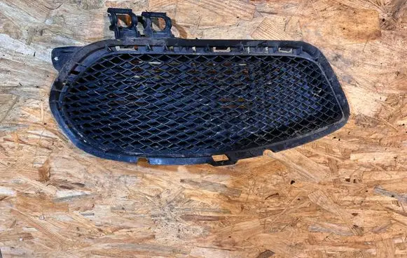 Mercedes-Benz CLA C117 X117 W117 Front fog light trim/grill A1178852222