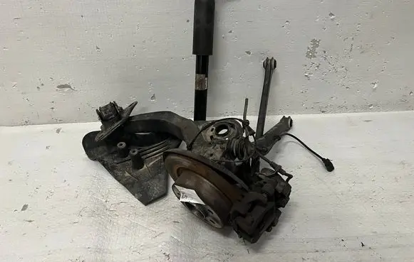 Mini Clubman F54 Rear wheel hub spindle/knuckle 6851579 179920