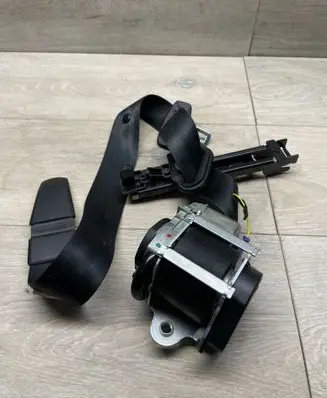 Skoda Superb B6 (3T) Front seatbelt 609868200 008L000 022011