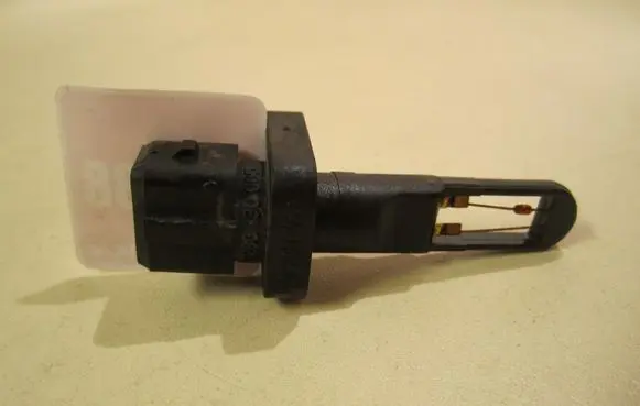 Volkswagen Polo V 6R Intake air temperature sensor 058905379
