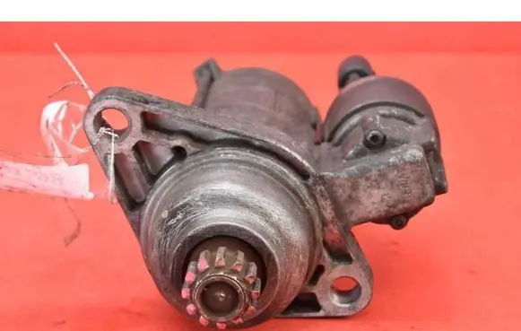 Volkswagen Golf V Starter motor 0AM911023D
