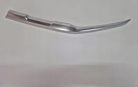 Front bumper splitter molding