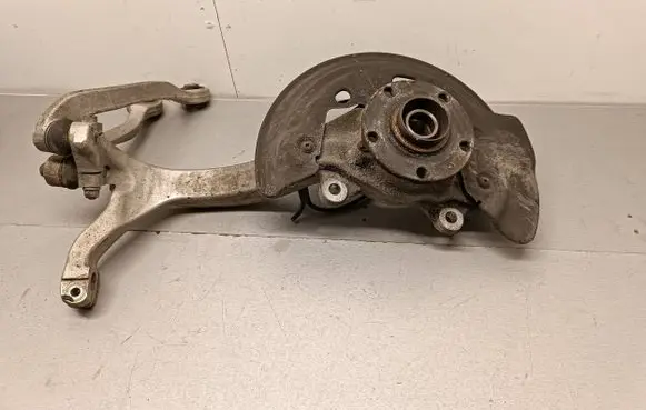 Front wheel hub