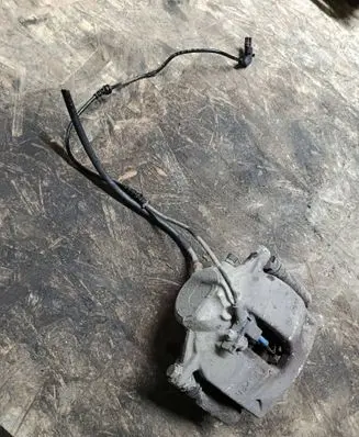 Mercedes-Benz C W204 Front brake caliper 