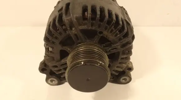Volkswagen Golf Plus Generator/alternator 06F903023C