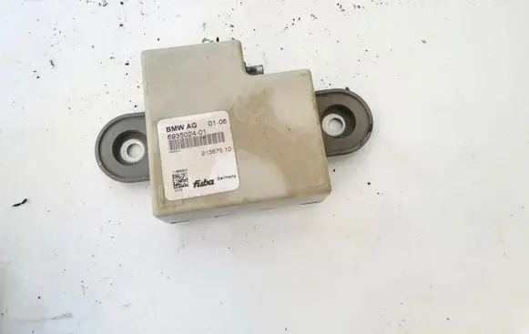 BMW 5 E60 E61 Antenna control unit 693502401 21367510