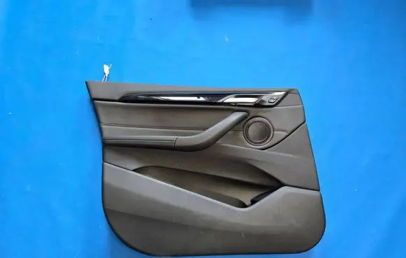 BMW X1 F48 F49 Front door card panel trim