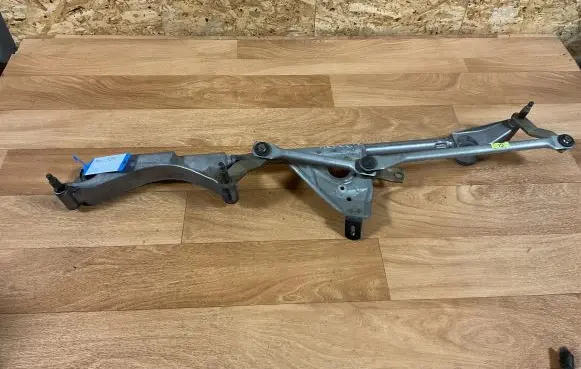 Mercedes-Benz C W203 Front wiper linkage A2038240305