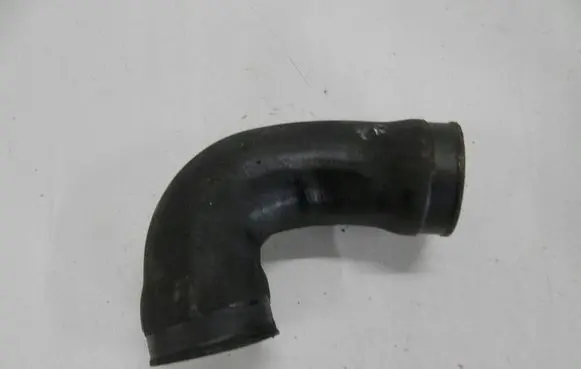Volkswagen PASSAT B5.5 Intercooler hose/pipe 
