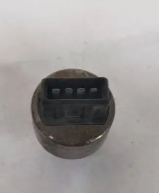 Opel Vectra B Air conditioning (A/C) pressure sensor 90506751 28044 5537