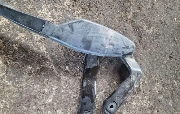 Mercedes-Benz E W211 Windshield/front glass wiper blade A2118200444