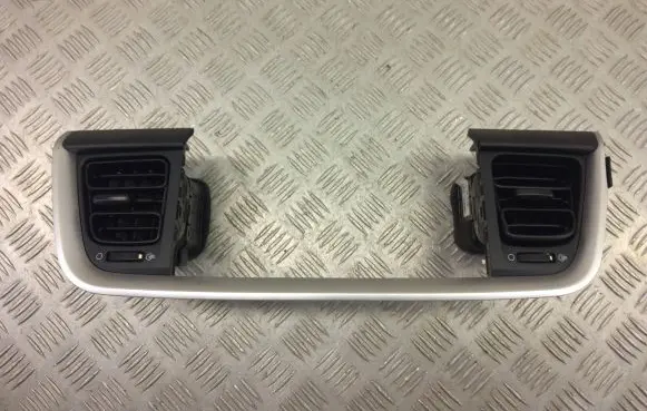 KIA Stonic Dash center air vent grill H897480900