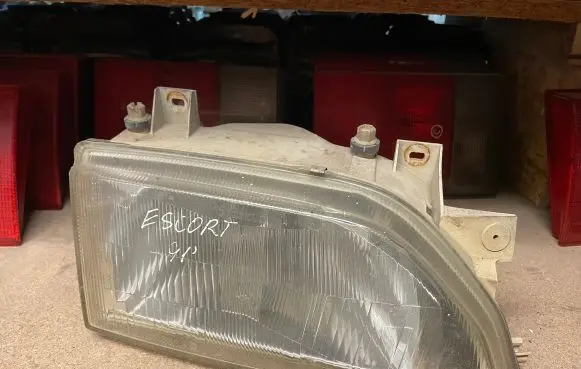 Ford Escort Headlight/headlamp 93AG13005A2C