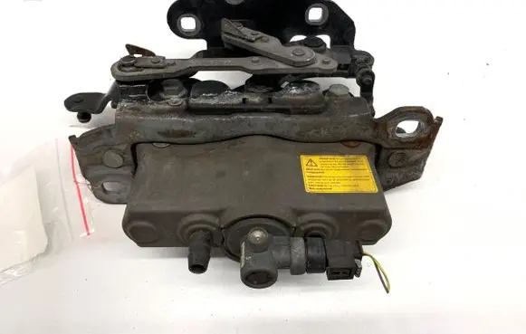 Mercedes-Benz E W212 Engine bonnet/hood hinges A2129067801