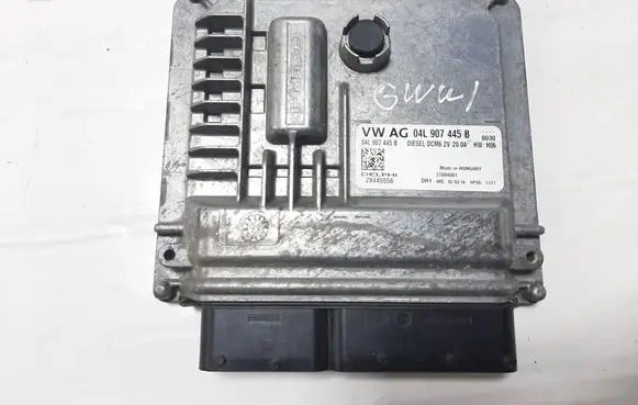 Volkswagen Golf VII Engine control unit/module 04L907445B
